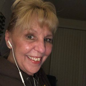 Meet your Posher, Deborah